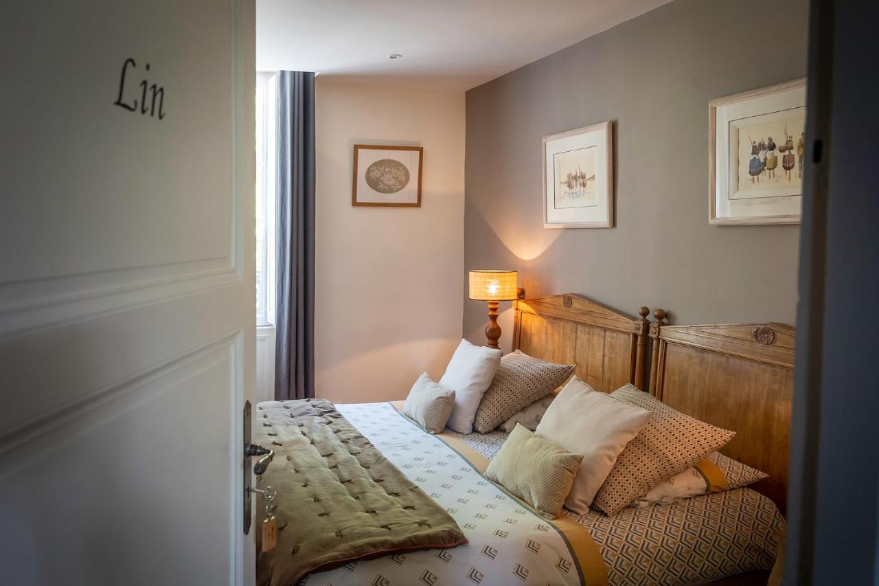 Le Petit Matin Bed & Breakfast บาเยอ ภายนอก รูปภาพ