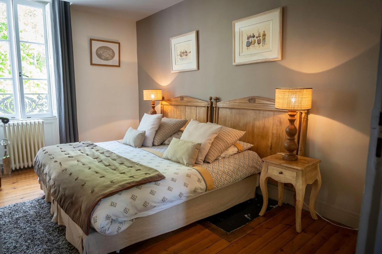 Le Petit Matin Bed & Breakfast บาเยอ ภายนอก รูปภาพ