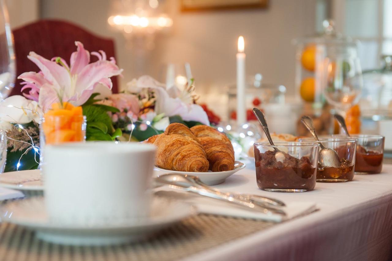 Le Petit Matin Bed & Breakfast บาเยอ ภายนอก รูปภาพ